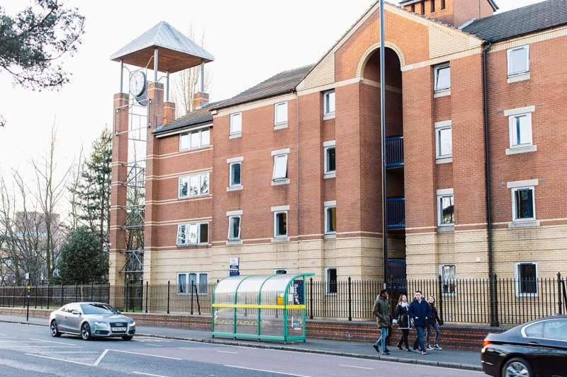 Queen's Hospital Close Near Centre Appartamento